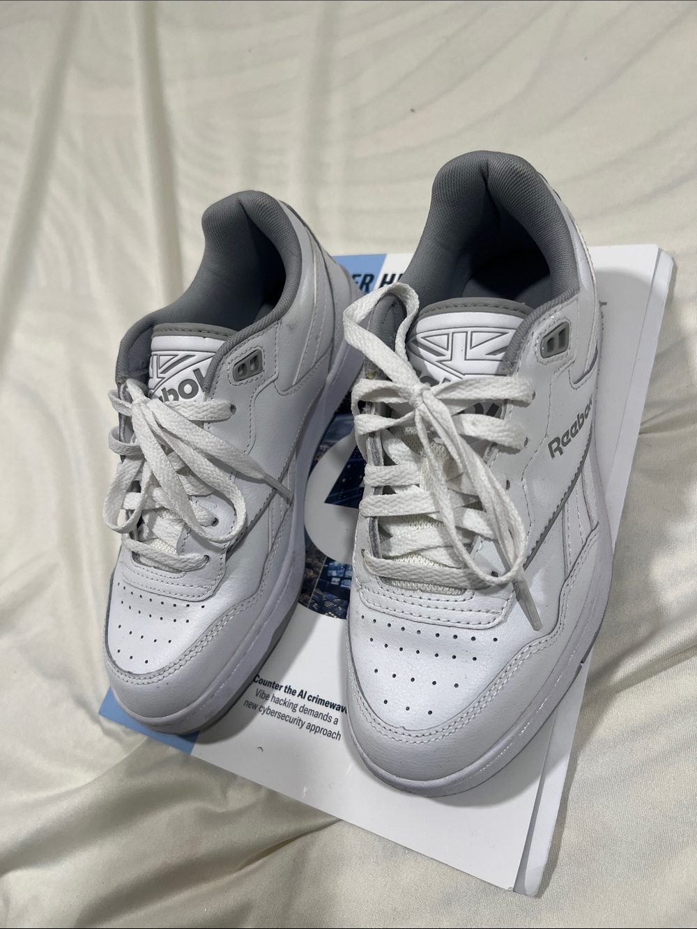 Reebok 6 1/2 US White and Gray Low-Top Sneakers